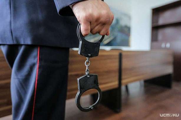 Сбежавший зэк изнасиловал двух девушек в Железнодорожном районе Орла