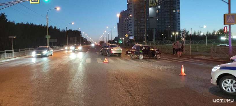 В Орле на ул. Раздольной столкнулись Skoda Octavia и «ВАЗ-шестёрка»