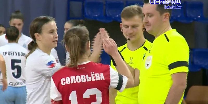 Орловские футболистки приняли на своем паркете коллектив "Аврора"