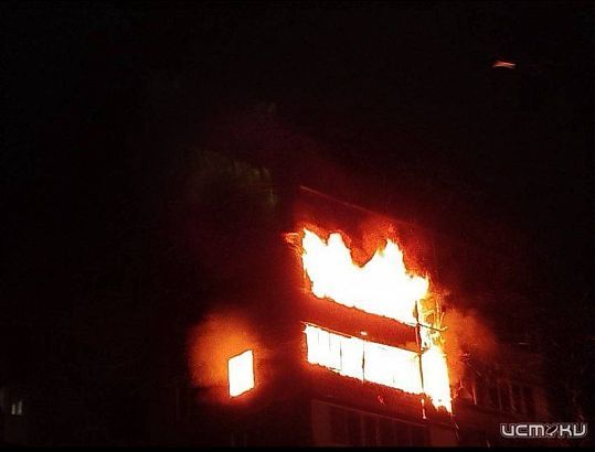 Очевидцы прислали нам в редакцию кадры пожара на Нормандии-Неман в Орле.