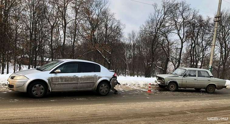 Во Мценске не разъехались отечественный «ВАЗ» и «Рено»