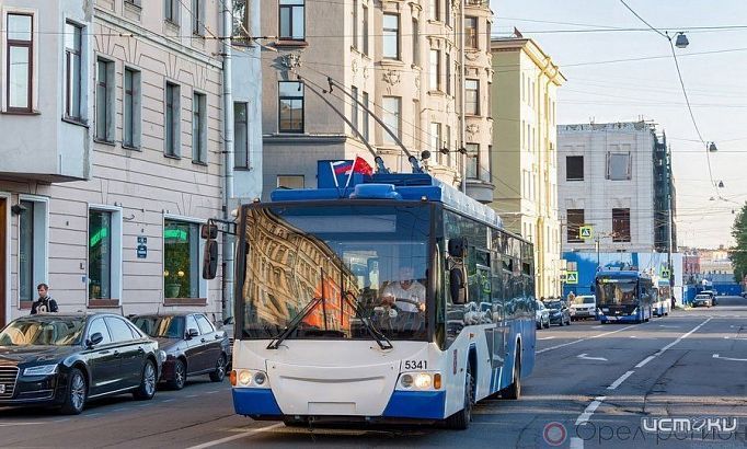 Троллейбусы - из Питера, деньги - из бюджета 