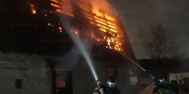 Вчера вечером на Ливенской тушили гараж 