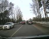 Внезапно выбежала на дорогу: в Орле попал на видео наезд на пешехода