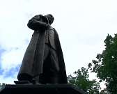 В Орле установили памятник маршалу Ивану Баграмяну