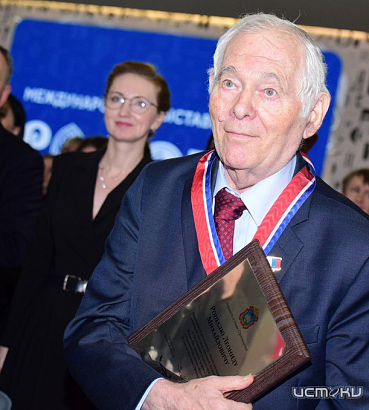 Детский доктор мира Леонид Рошаль награжден знаком «Гордость и Слава Орловщины»