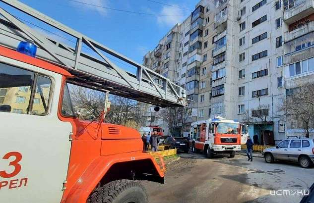 Из многоэтажки на ул. Черкасской в Орле от гибели спасли пенсионерку