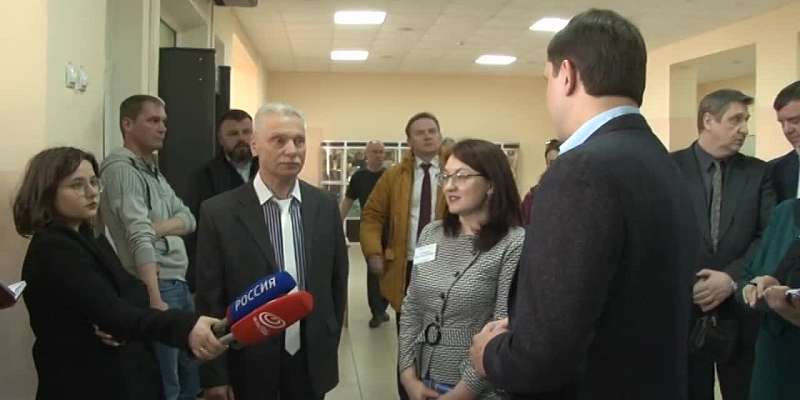 Образцово-показательный объезд: Клычков проехался по городу, но выбирал для остановок лишь позитивные места