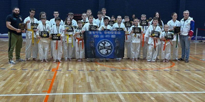 Орловские каратисты вернулись из Воронежа с россыпью наград разного достоинства 