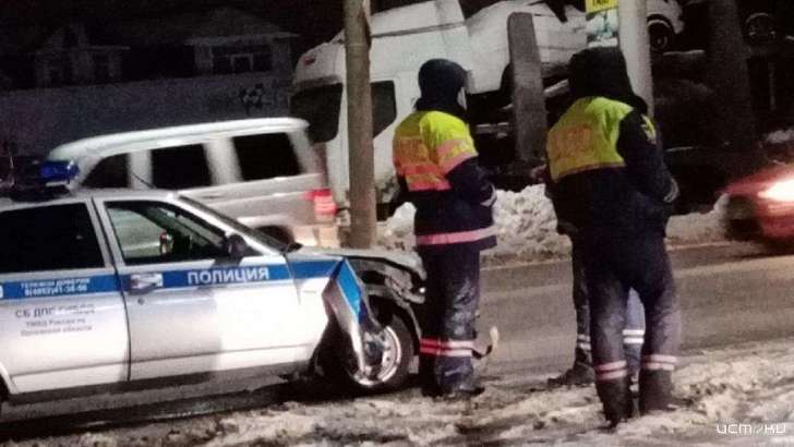 Таксист устроил ДТП в Орле, не пропустив на перекрестке инспекторов ДПС