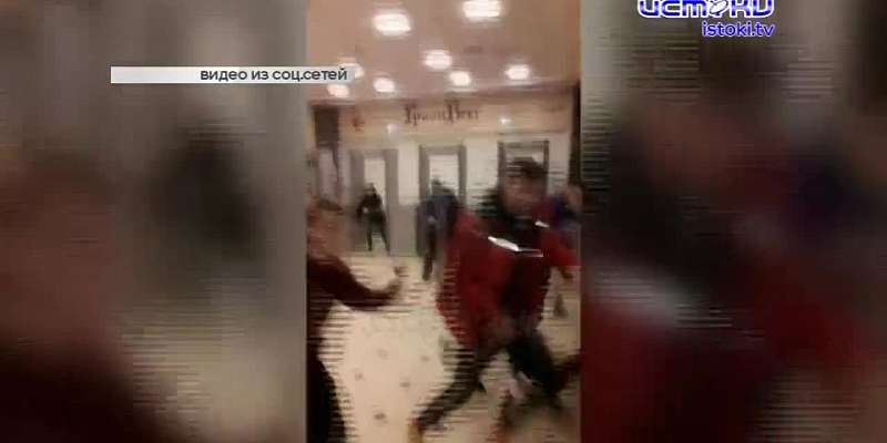 Орловские подростки едва не убили друг друга в очереди за поношенной одеждой