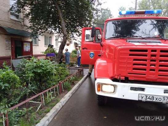 18 жильцам пришлось эвакуироваться из-за пожара в подвале орловской пятиэтажки