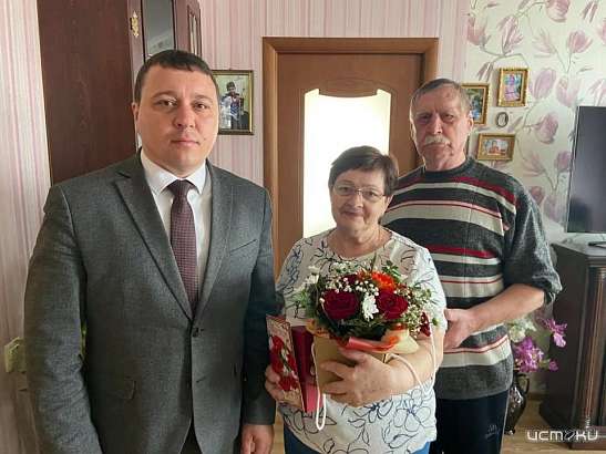 В Орле с юбилеем поздравления получает мать Героя, погибшего в Чечне, Римма Перелыгина