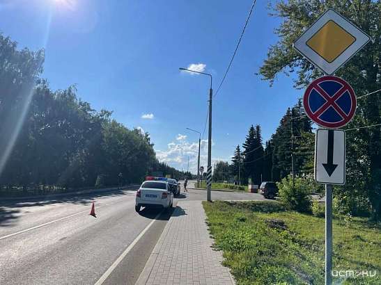В Малоархангельске женщина-велосипедистка не уступила дорогу автомобилю