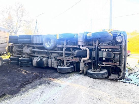 Столкновение грузовиков под Новосилем: водитель получил травмы