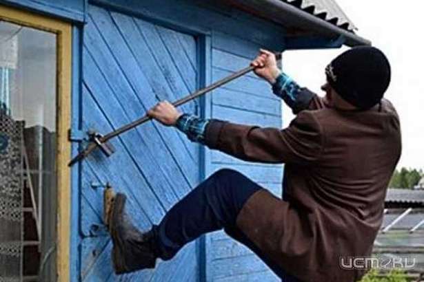 В Орловском районе мужчина дважды обокрал один и тот же дачный дом