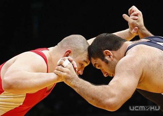 Греко-римские поединки на орловском ковре