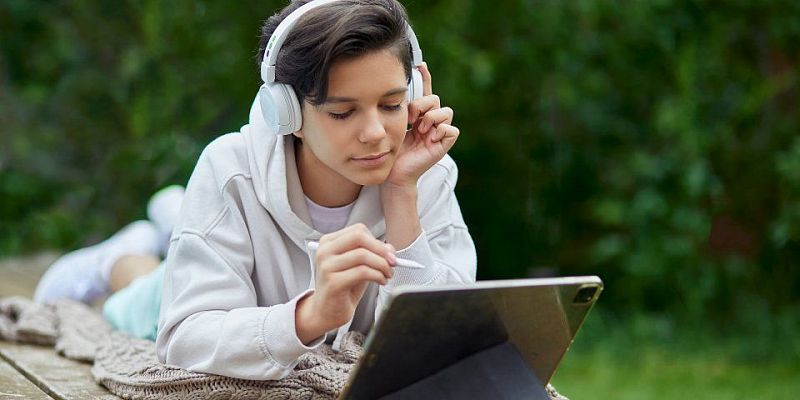 Безлимитные тарифы Мегафон обучение школьники Репетиторский бум в Орле: как выпускники готовятся к ЕГЭ и ОГЭ в 2025 году