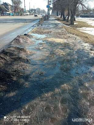 Глазами очевидцев: орловчан возмутили тротуары, утопающие в грязи