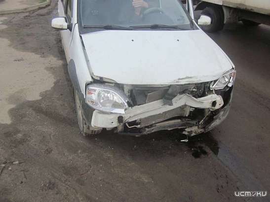 В Орле «ВАЗ» устроил тройное ДТП. Пострадал один человек