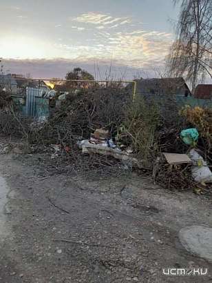 Жители Верховья жалуются на огромную свалку мусора