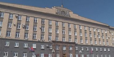 Городской бюждет и строительство школ. Яркий "Час контроля" с заседания областного парламента