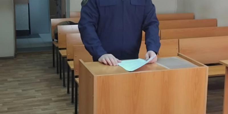 взятка следствие Следственный комитет  В Орле сотрудник полиции обвиняется в получении взятки