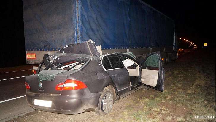 Под Орлом женщина попала в больницу, влетев в попутную «Шкоду»