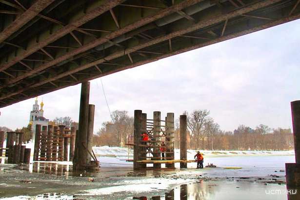 Строительству пешеходной переправы в Орле может помешать половодье