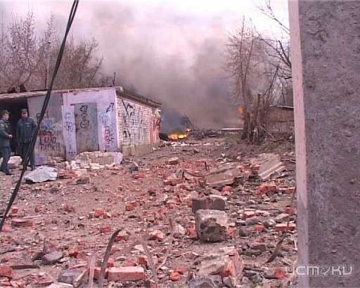 Орловчане, чьи дома пострадали во время взрыва на складе пиротехники, получат материальную помощь