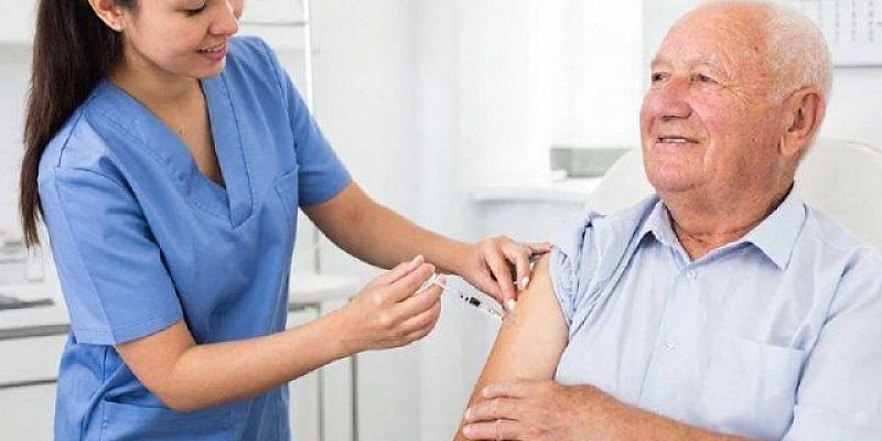 Стало известно сколько жителей Орловской области вакцинировались к сезону гриппа