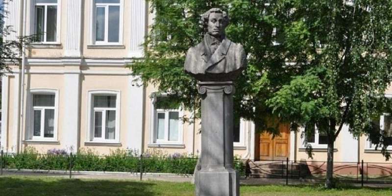 В 224-ю годовщину со Дня рождения Пушкина у ОГУ пройдёт «Свободный поэтический микрофон»