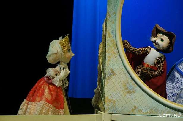 На сцене театра кукол выступит "Кот в сапогах" 
