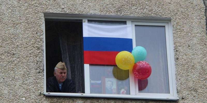 Песни из открытых окон: орловчане поучаствовали в акции «Поем двором» 