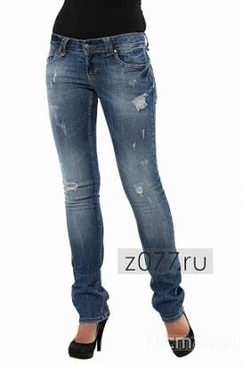 Модные и амбициозные джинсы женские от именитых дизайнеров