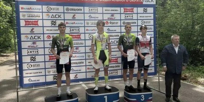 Орловские велогонщики - призеры окружных соревнований