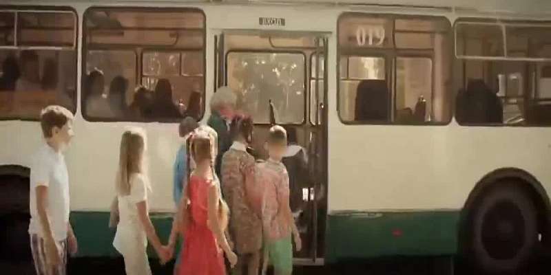 В соседнем Курске активно обновляют электротранспорт и даже снимают клипы про троллейбусы. А в Орле «рогатому» транспорту впору писать некрологи