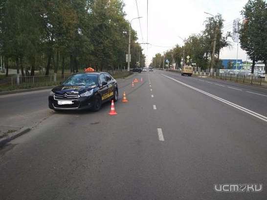 Трех молодых людей сбил таксист в Орле: подробности ДТП