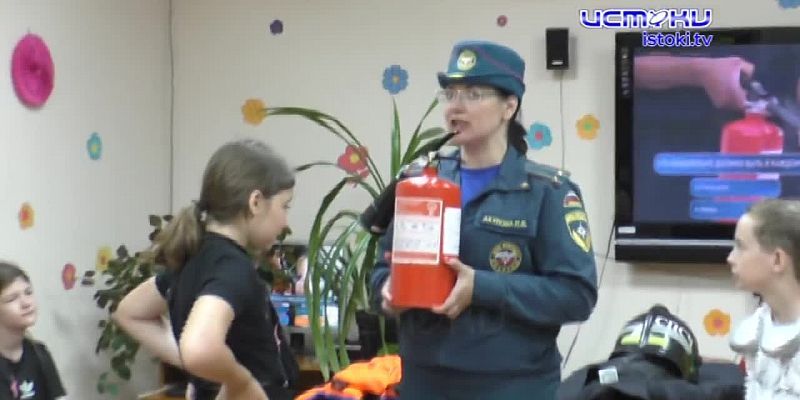 На протяжении всего лета для орловских школьников спасатели проводят уроки безопасности