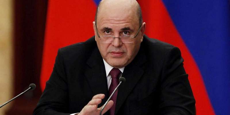 Мишустин посоветовал россиянам не ездить летом за границу