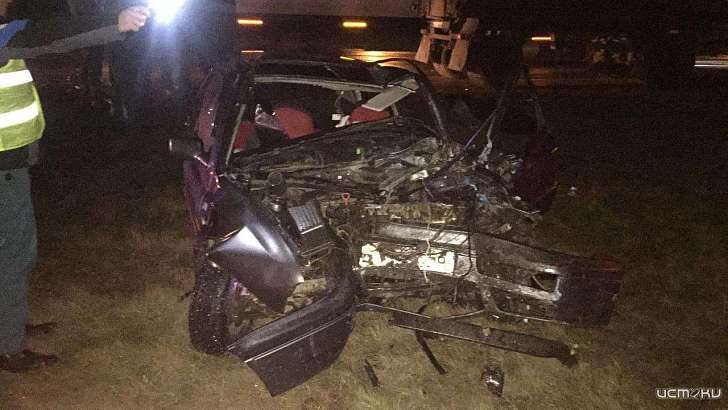 Один погиб, четверо пострадали: под Орлом КамАЗ не уступил дорогу иномарке