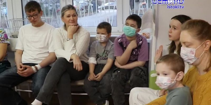 "Коробка храбрости" сотрудники МЧС навестили детей проходящих лечение от онкологии