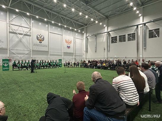 Вчера футбольный клуб «Орёл» вновь объединил команду и болельщиков на традиционной предсезонной встрече