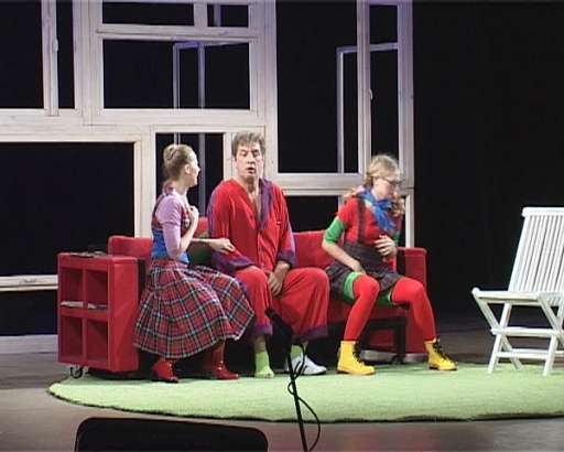 Любовь и деньги открыли юбилейный 200-й сезон драмтеатра 