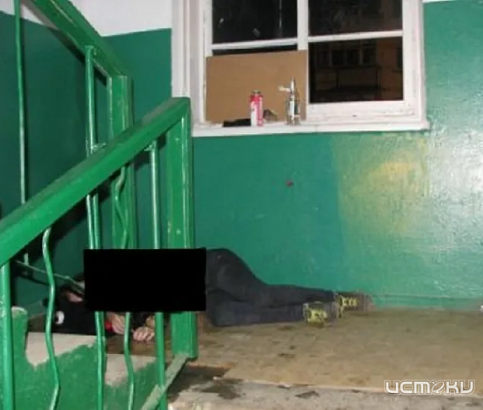 В Орловском районе в подъезде дома нашли окровавленного мужчину