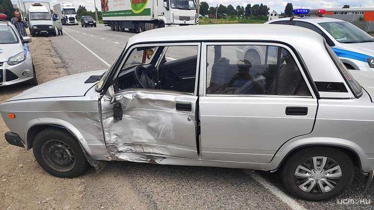 Внедорожник и «семерка» не поделили орловскую трассу