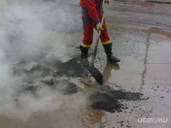 "Я вас еще раз прошу, асфальт в дождь не кладите". В мэрии обсудили ямочный ремонт орловских дорог