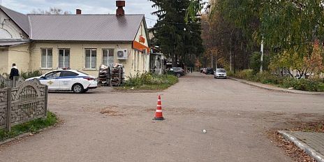 В Стрелецком юный водитель без прав сбил пенсионерку и скрылся: ГАИ нашла подростка
