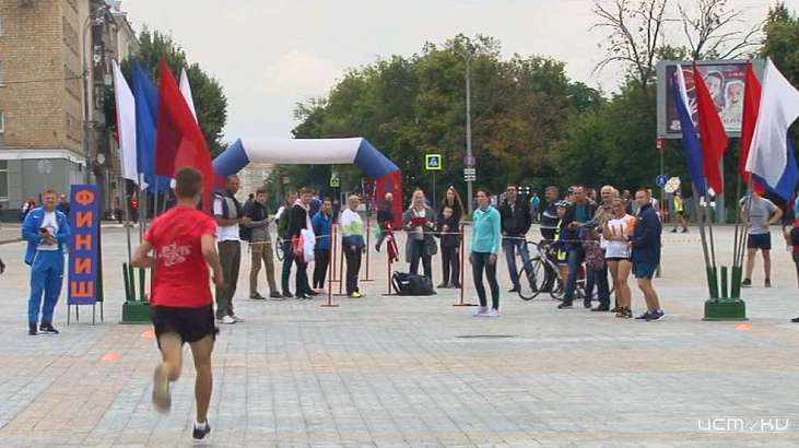 Главная площадь города превратилась в большую беговую площадку под открытым небом 