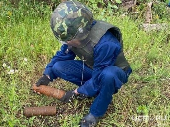 8 выездов за сутки: орловские спасатели тушили мусор и обезвреживали боеприпасы времён войны